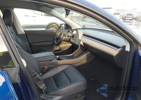 2020 Tesla Model Y Long Range Dual Motor All-Wheel Drive z USA, uszkodzony, nr VIN 5YJYGDEEXLF025231